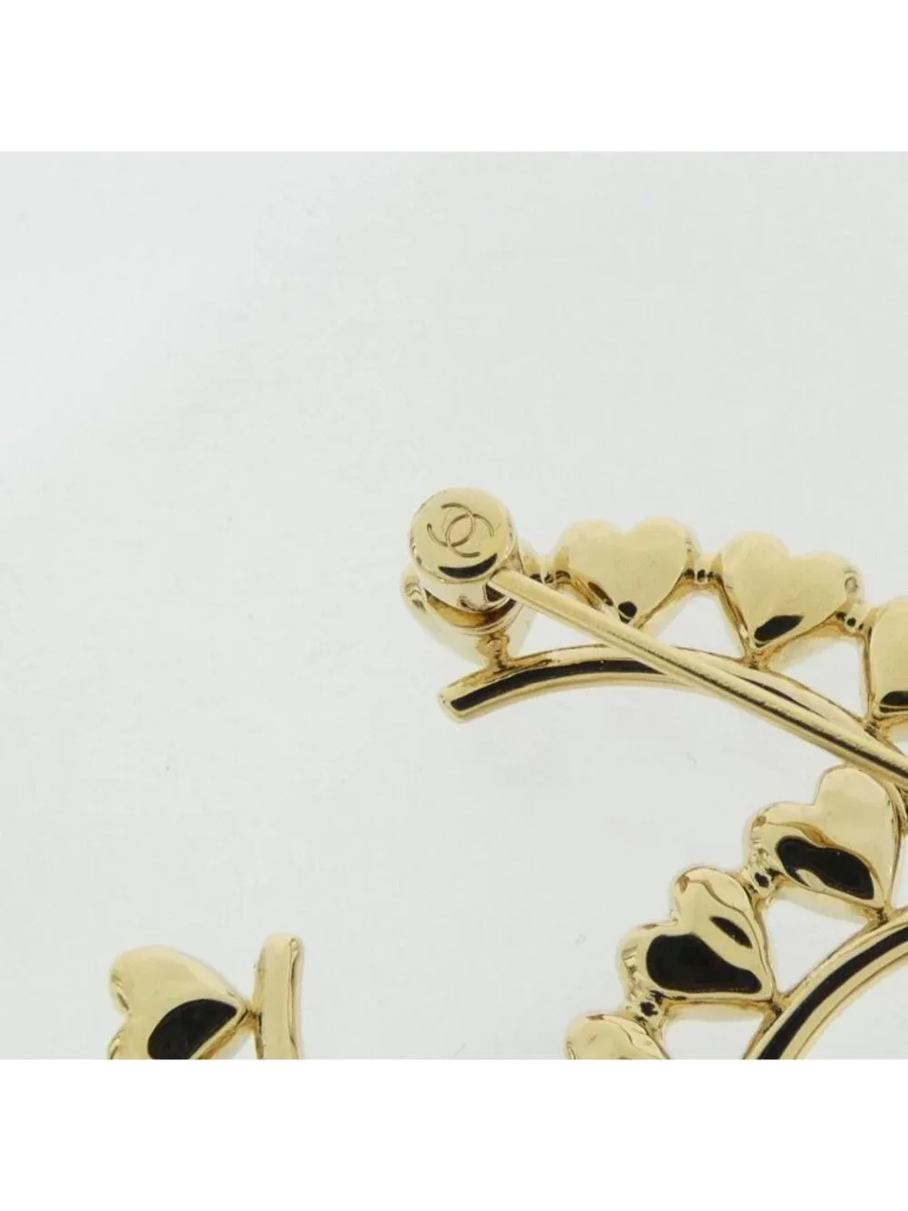 Chanel Brooch Gold